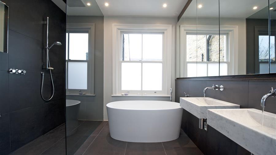 En-Suite Bathroom