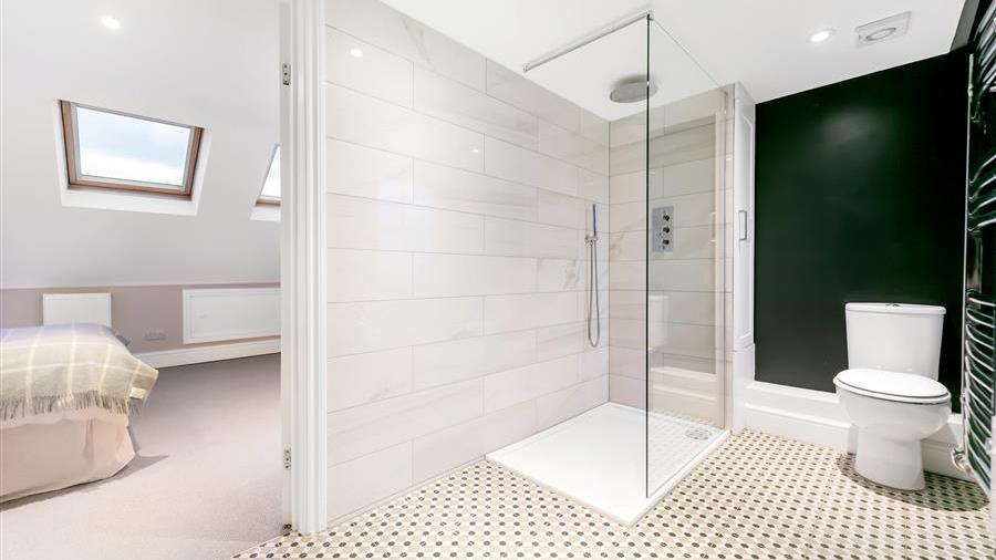En-Suite Bathroom