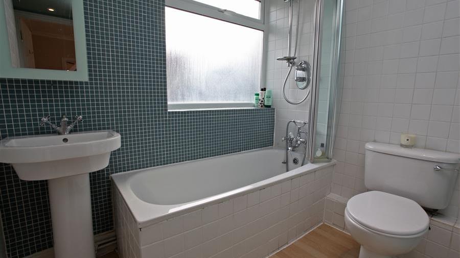 En-Suite Bathroom