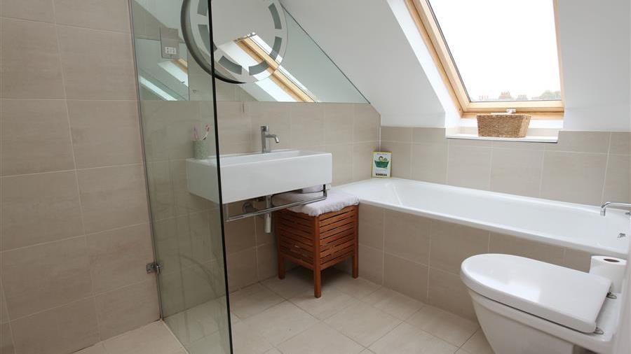 En-Suite Bathroom