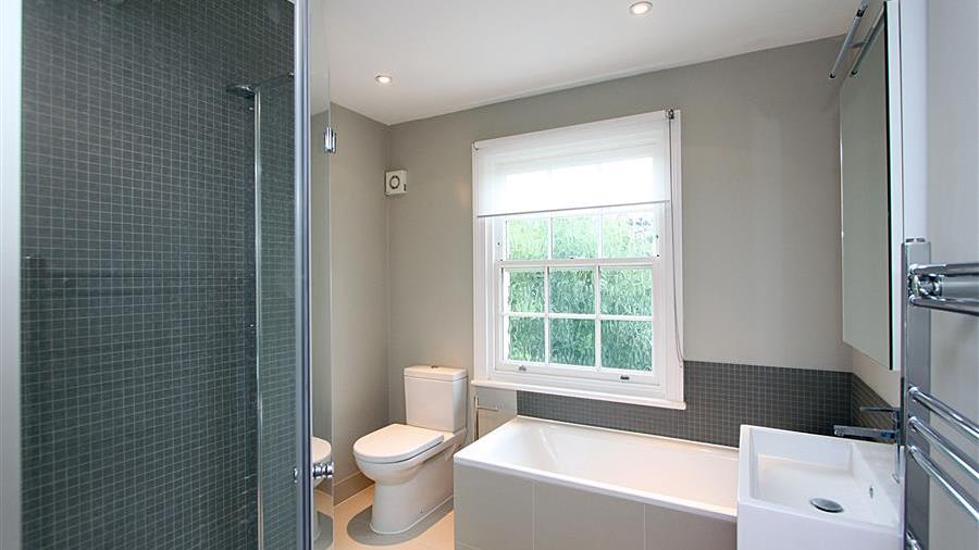 En-Suite Bathroom