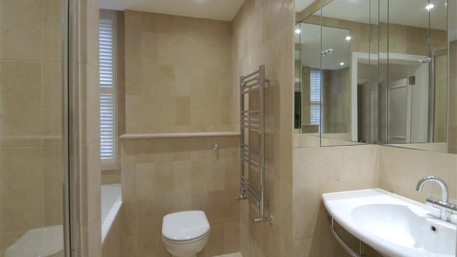 En-Suite Bathroom