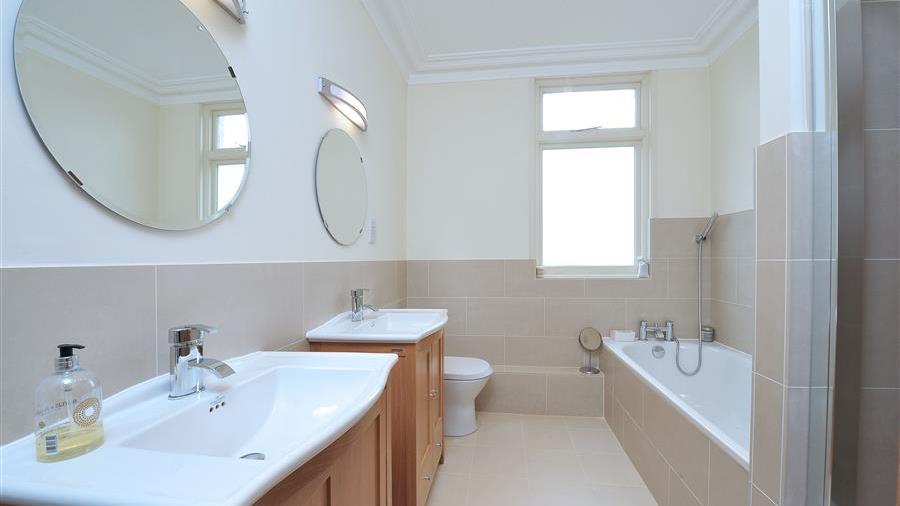En-Suite Bathroom