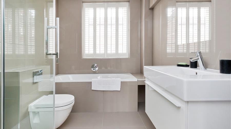 En-Suite Bathroom