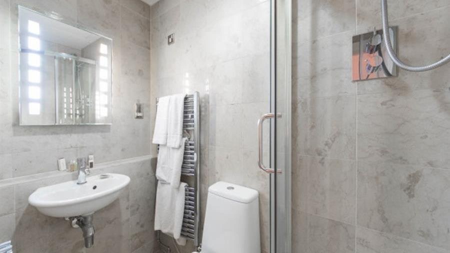 En-Suite Bathroom