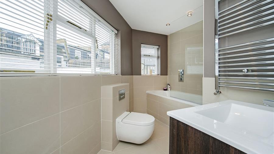 En-Suite Bathroom