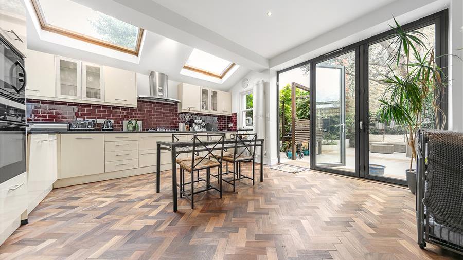 Kitchen/Dining Room