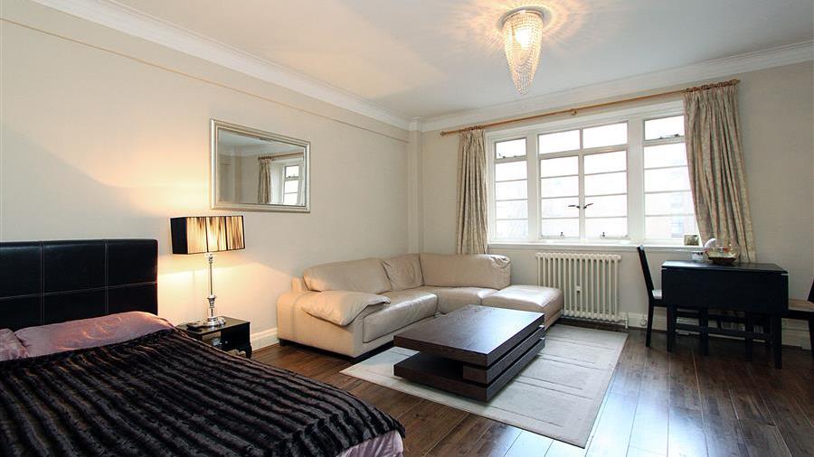 Studio Room