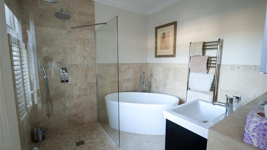 En-Suite Bathroom