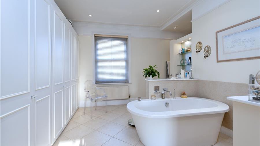 En-Suite Bathroom