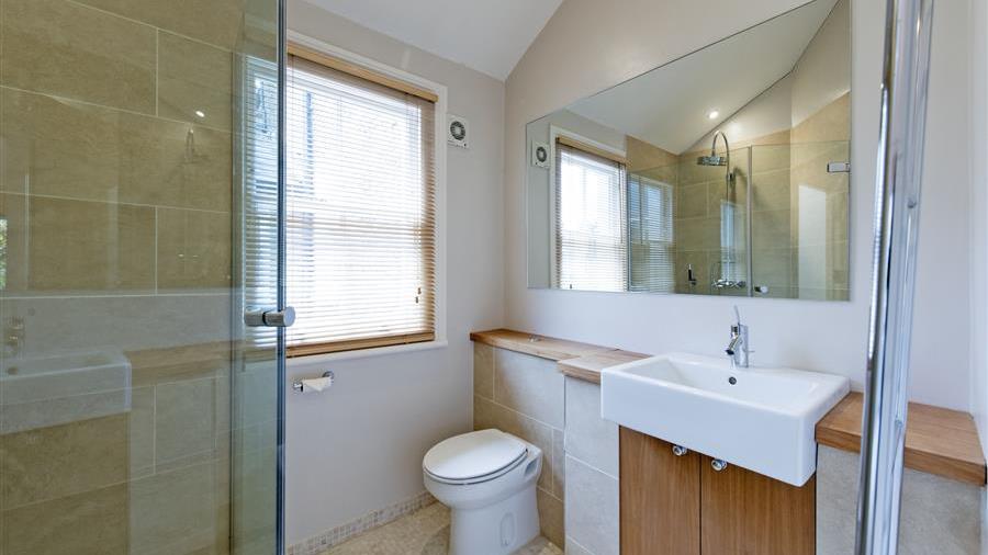En-Suite Bathroom