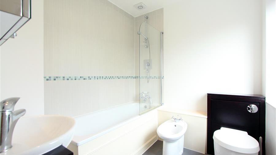 En-Suite Bathroom
