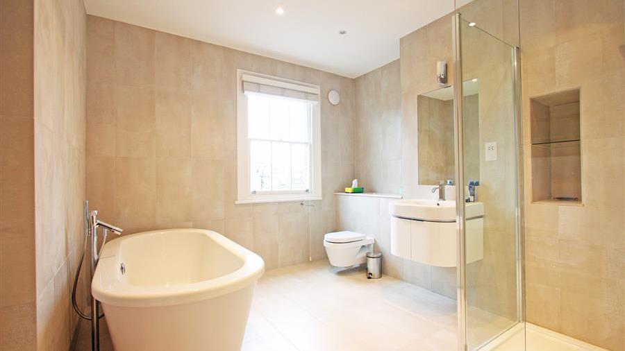 En-Suite Bathroom