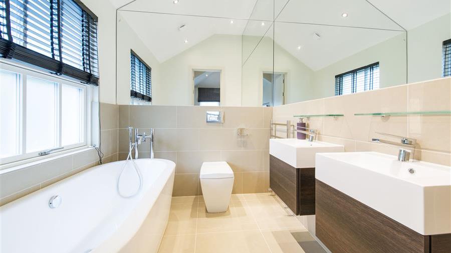 En-Suite Bathroom