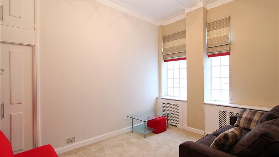 Studio Room