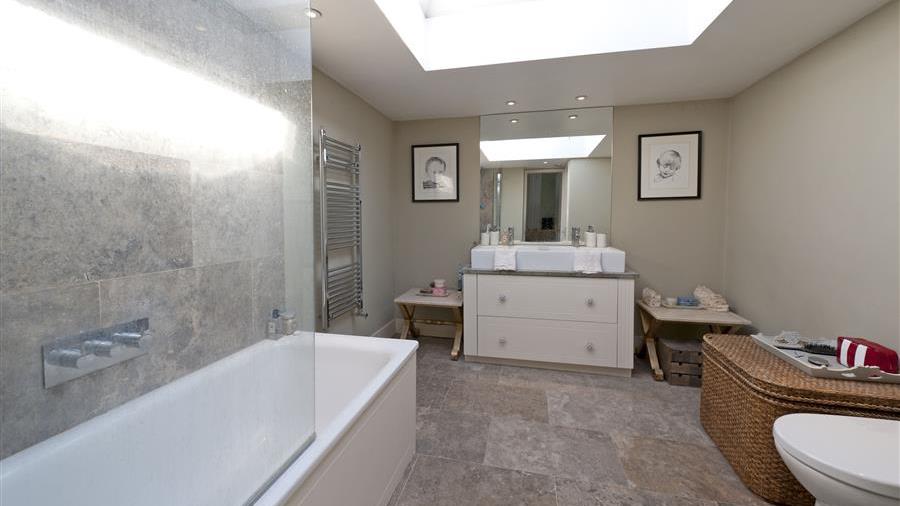 En-Suite Bathroom