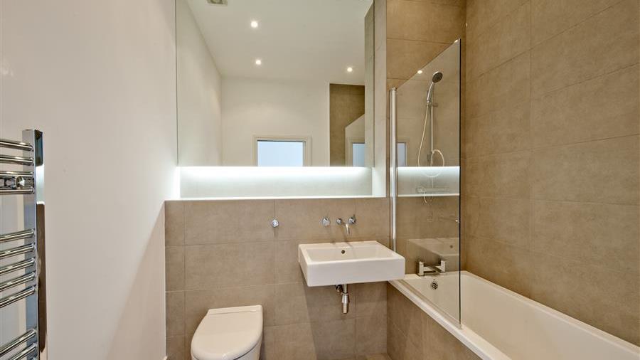 En-Suite Bathroom