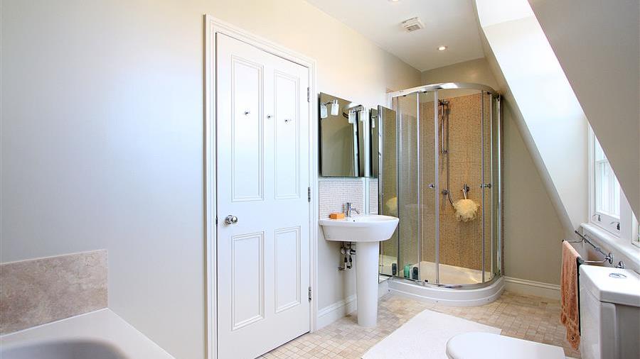En-Suite Bathroom