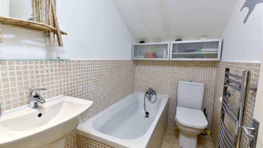 En-Suite Bathroom