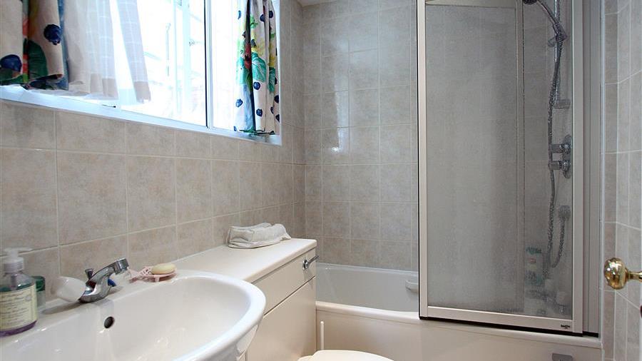 En-Suite Bathroom