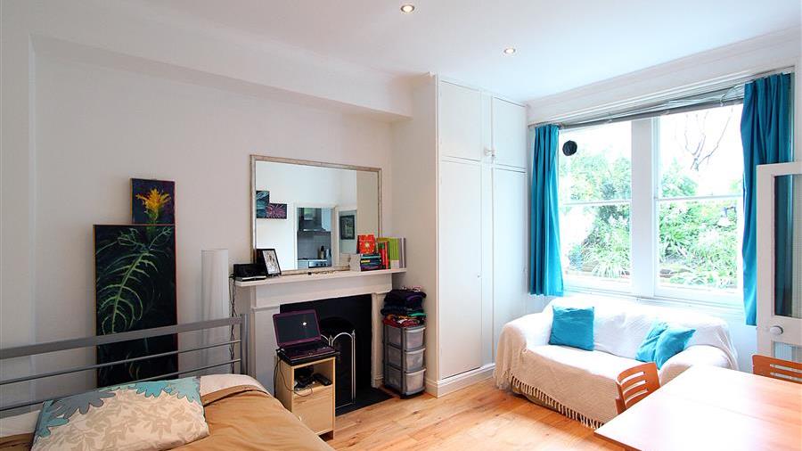 Studio Room