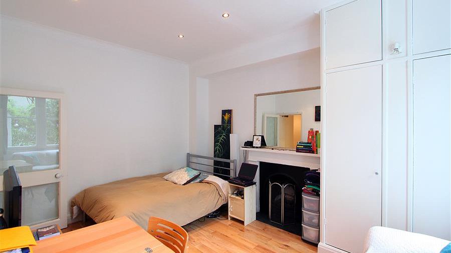 Studio Room