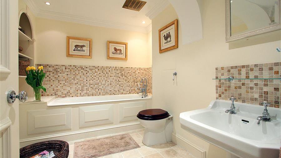 En-Suite Bathroom