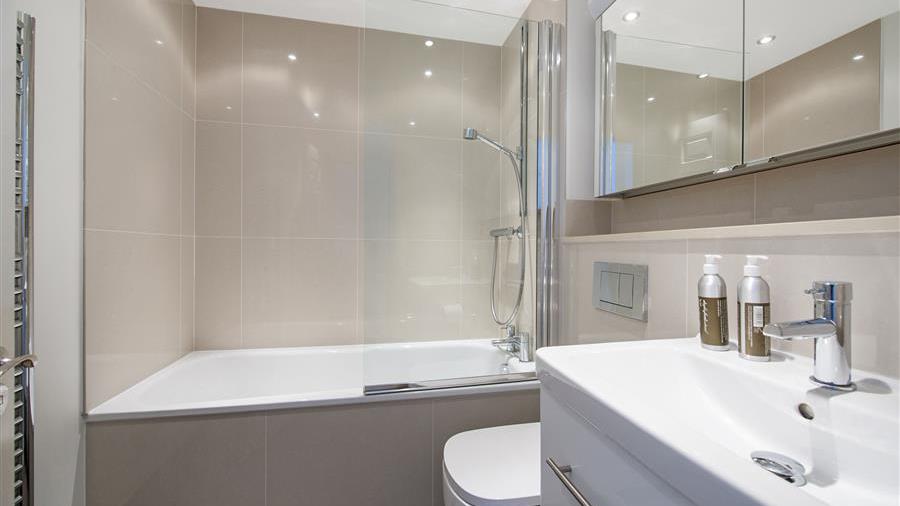 En-Suite Bathroom