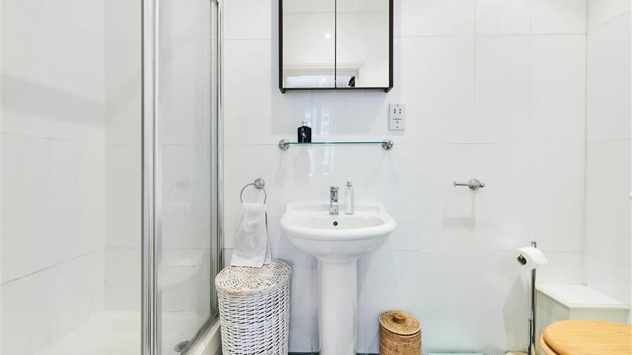 En-Suite Bathroom