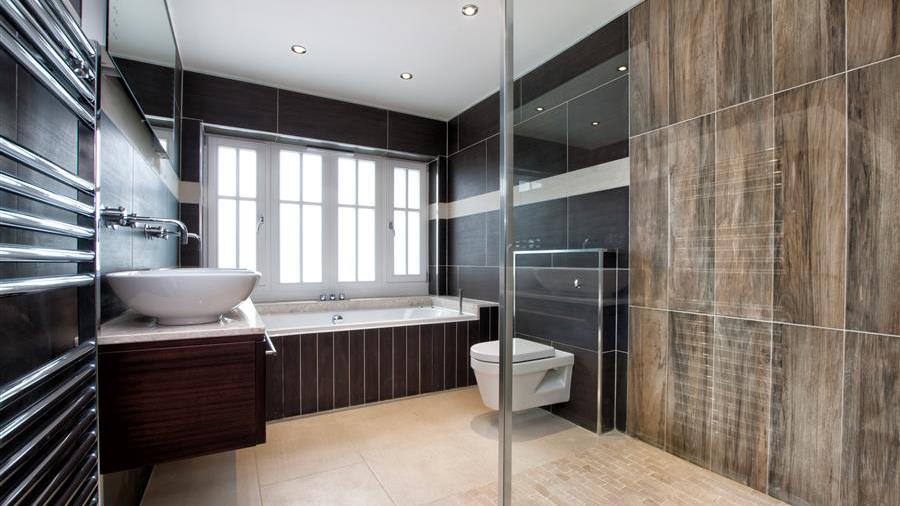 En-Suite Bathroom