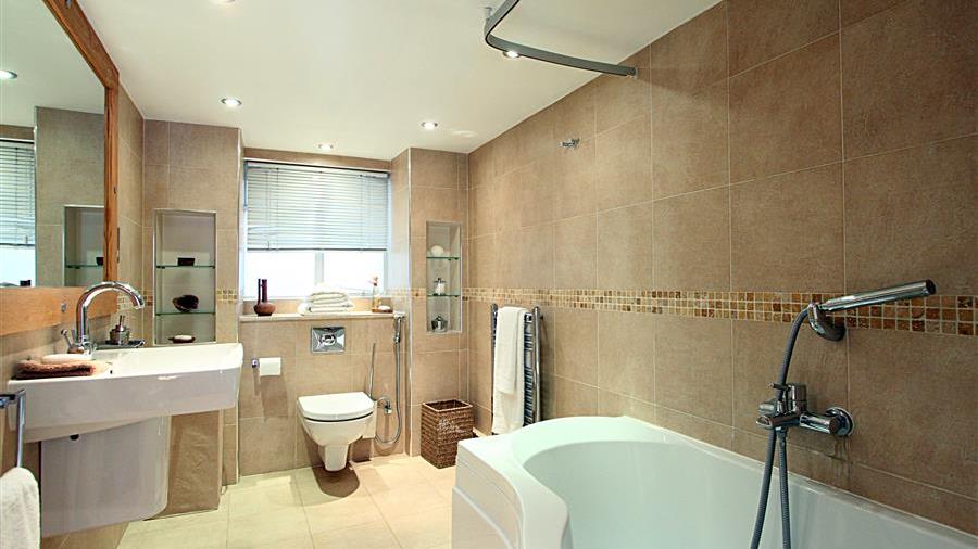 En-Suite Bathroom
