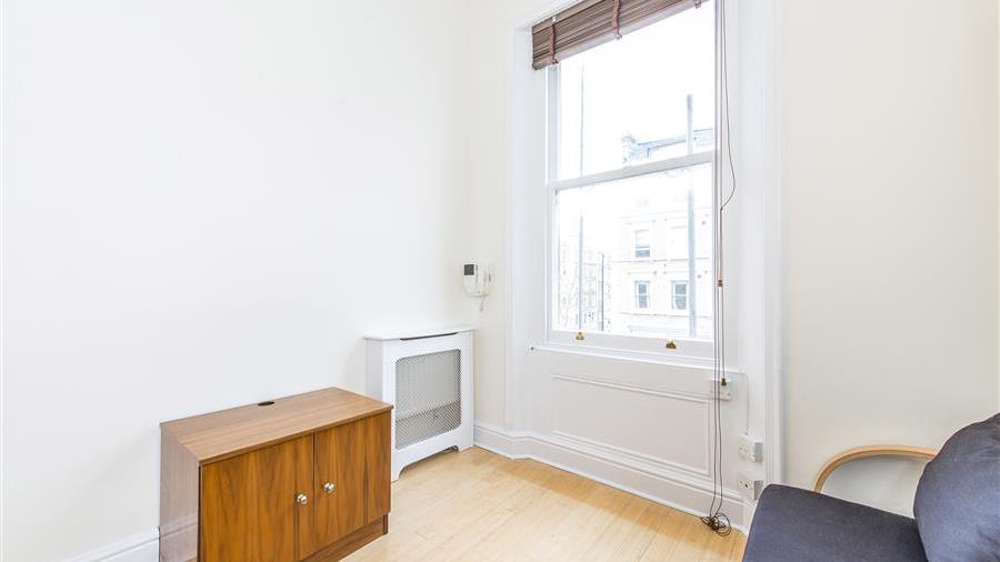 Studio Room