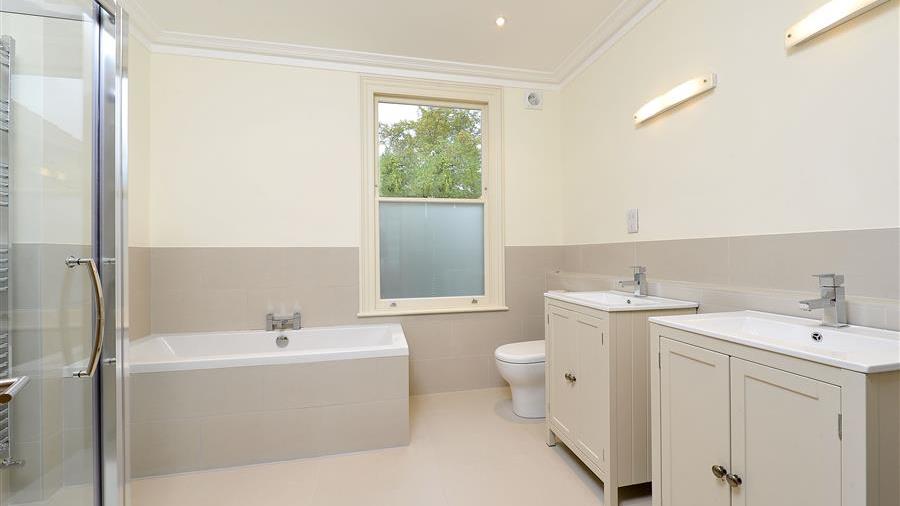 En-Suite Bathroom