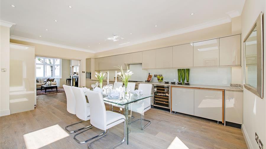 Kitchen/Dining Room