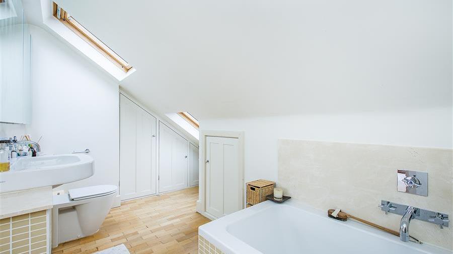 En-Suite Bathroom