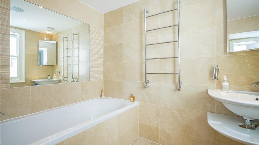 En-Suite Bathroom