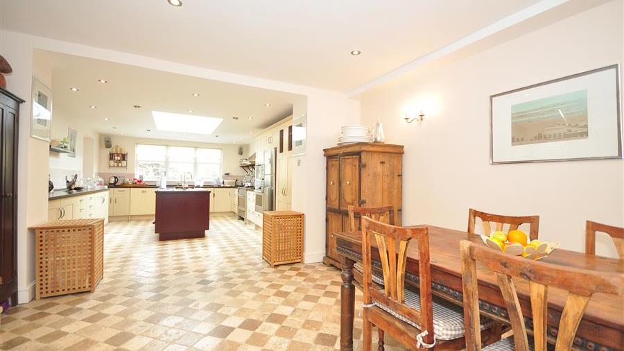 Kitchen/Dining Room