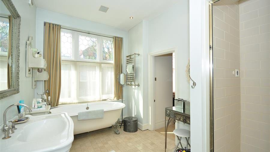 En-Suite Bathroom