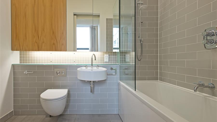 En-Suite Bathroom