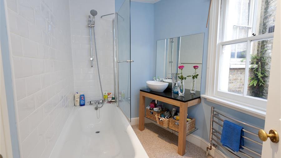 En-Suite Bathroom