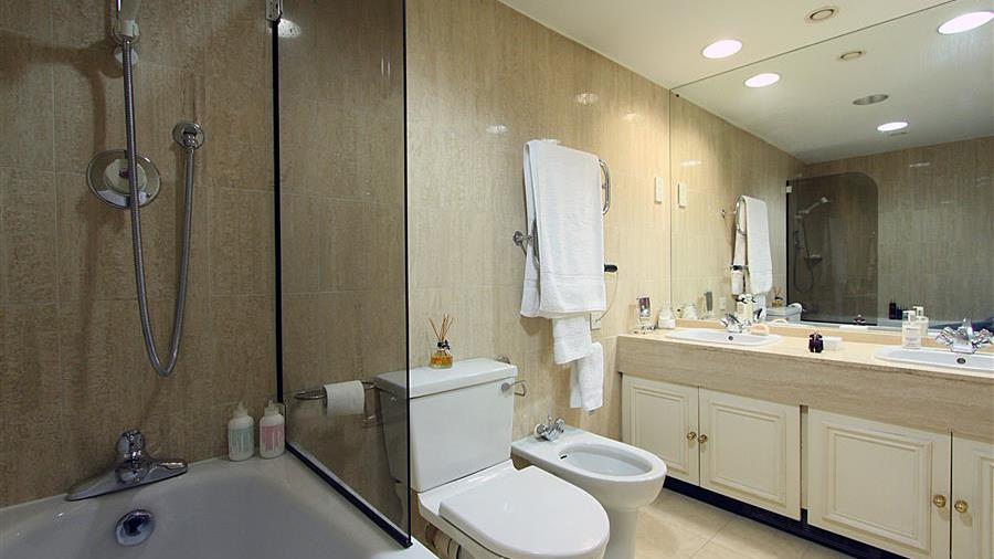 En-Suite Bathroom