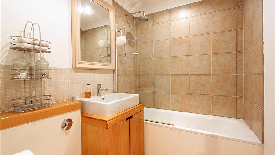 En-Suite Bathroom
