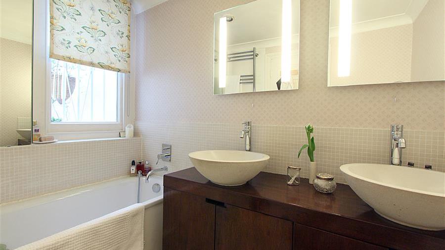 En-Suite Bathroom