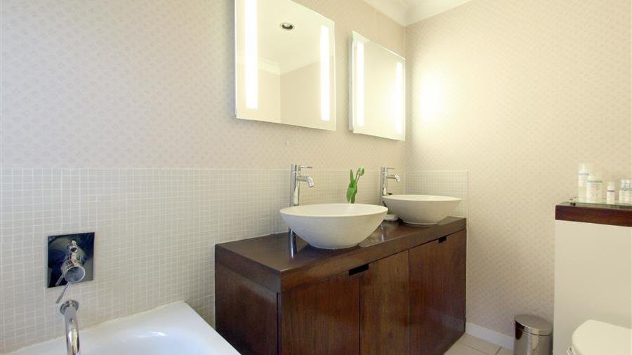 En-Suite Bathroom