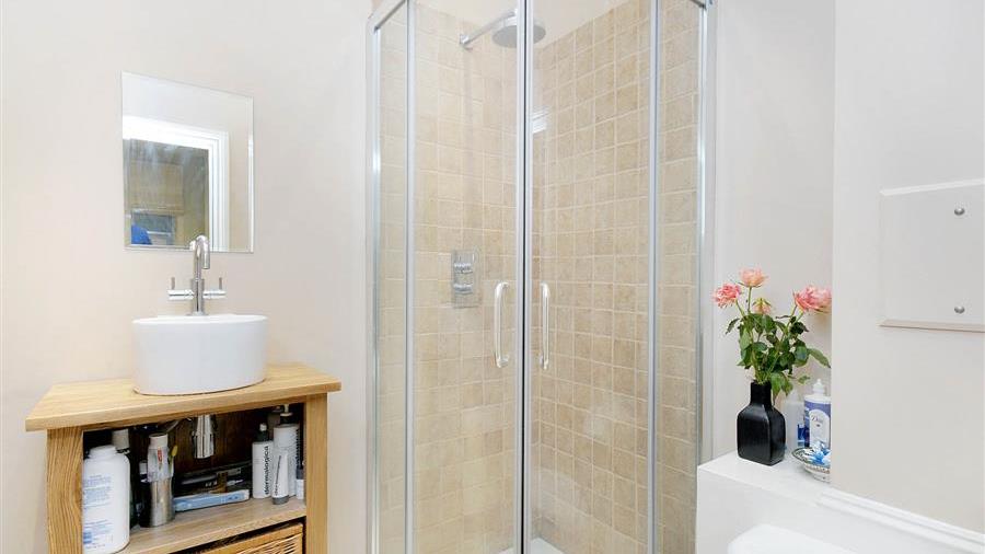 En-Suite Bathroom