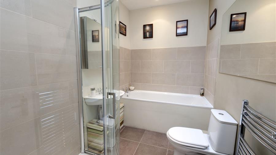 En-Suite Bathroom