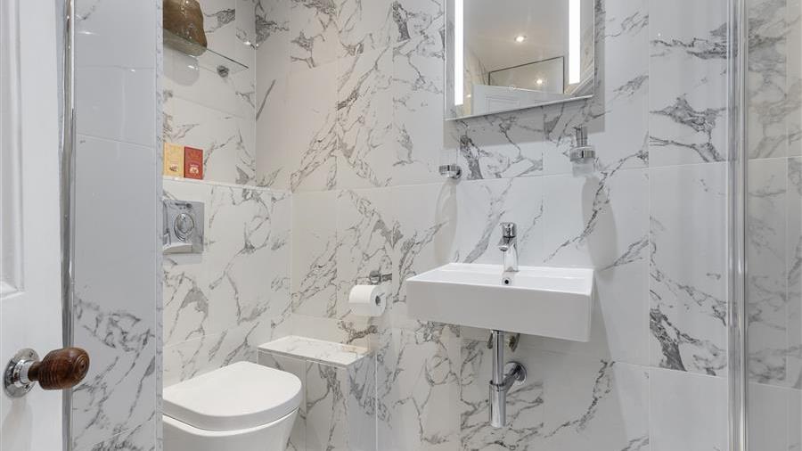 En-Suite Bathroom