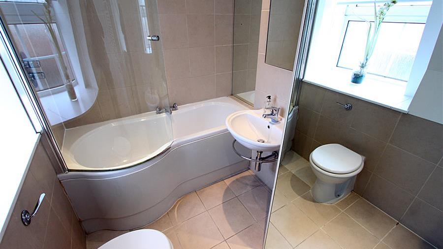 En-Suite Bathroom