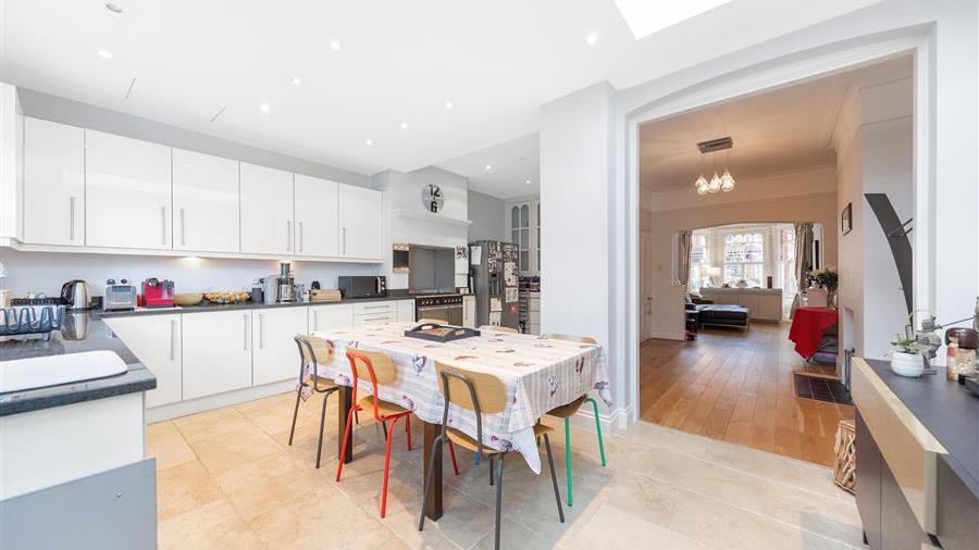 Kitchen/Breakfast Room