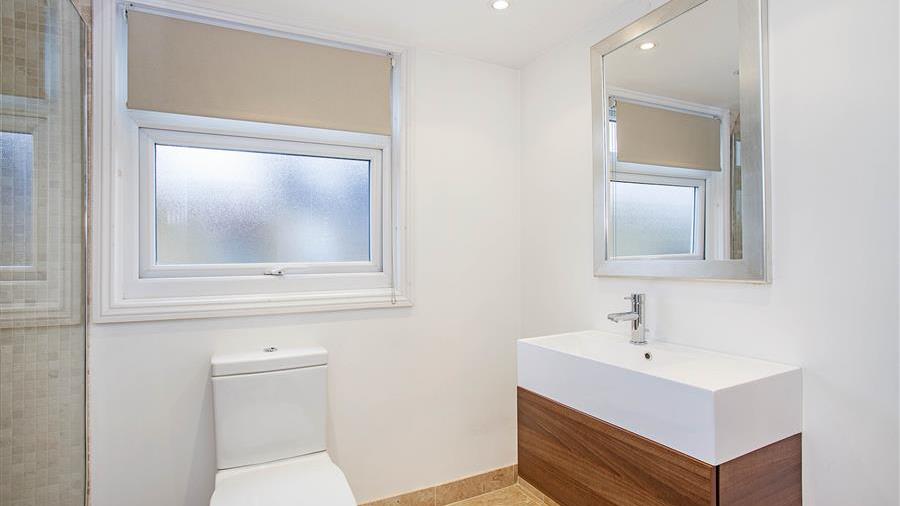 En-Suite Bathroom